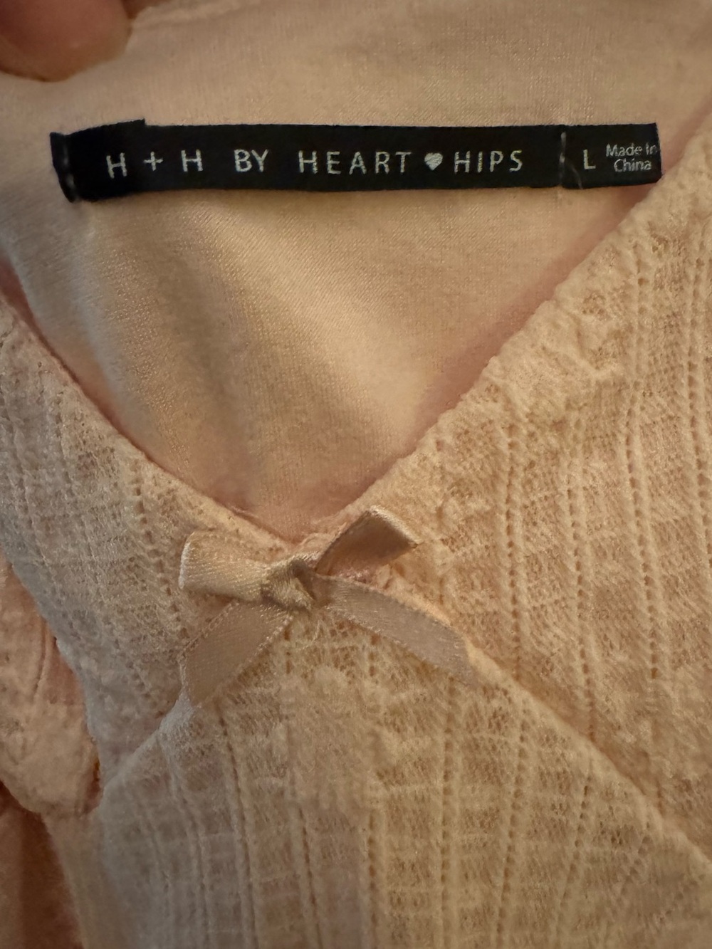 H+H By Heart & Hips Peach Textured V-Neck Top - Picture 5 of 5